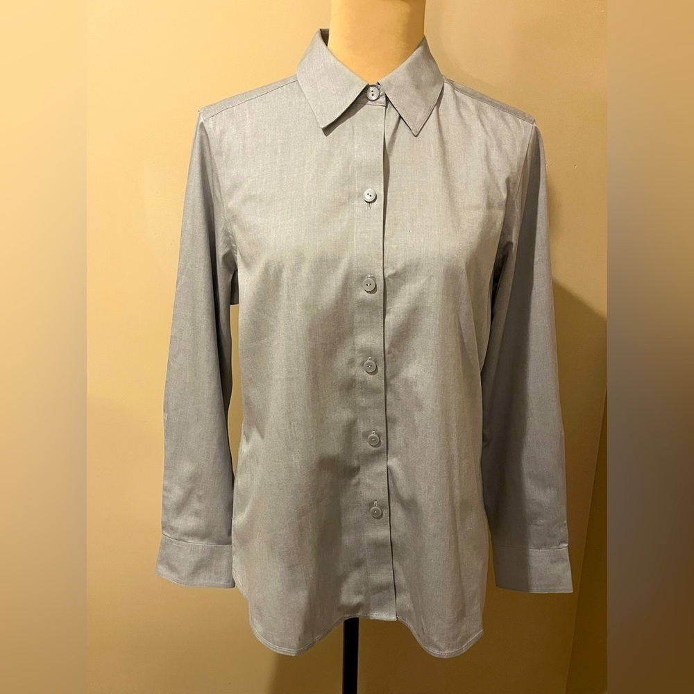 Nina McLemore Classic Gray Button-Up Shirt, size 6
